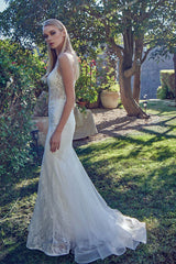 Enchanting Threads Embellished Lace Mermaid Dress: A Vision of Elegance for Special Occasions