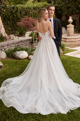 **Bridal Elegance: Ethereal Tulle A-Line Wedding Dress for Romantic Occasions**