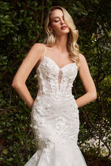 **Cinderella Divine's Enchanting Lace Mermaid: A Royal Wedding Dress**