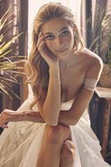 **Nox Anabel: The Enchanting Wedding Dress for a Timeless Bride**