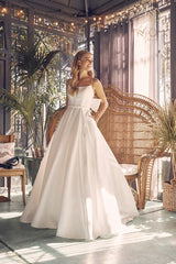 **Nox Anabel's Timeless Elegance: A Wedding Gown for the Modern Bride**