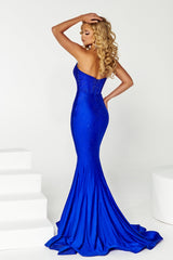 Enchanting Portia and Scarlett Gown: Elevate Your Presence with Shimmering Jewels and a Dramatic Train