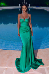 **Portia and Scarlett: Goddess of Glamour in a Captivating Gown**