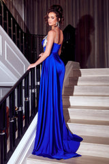 **Portia and Scarlett: Goddess of Glamour in a Captivating Gown**