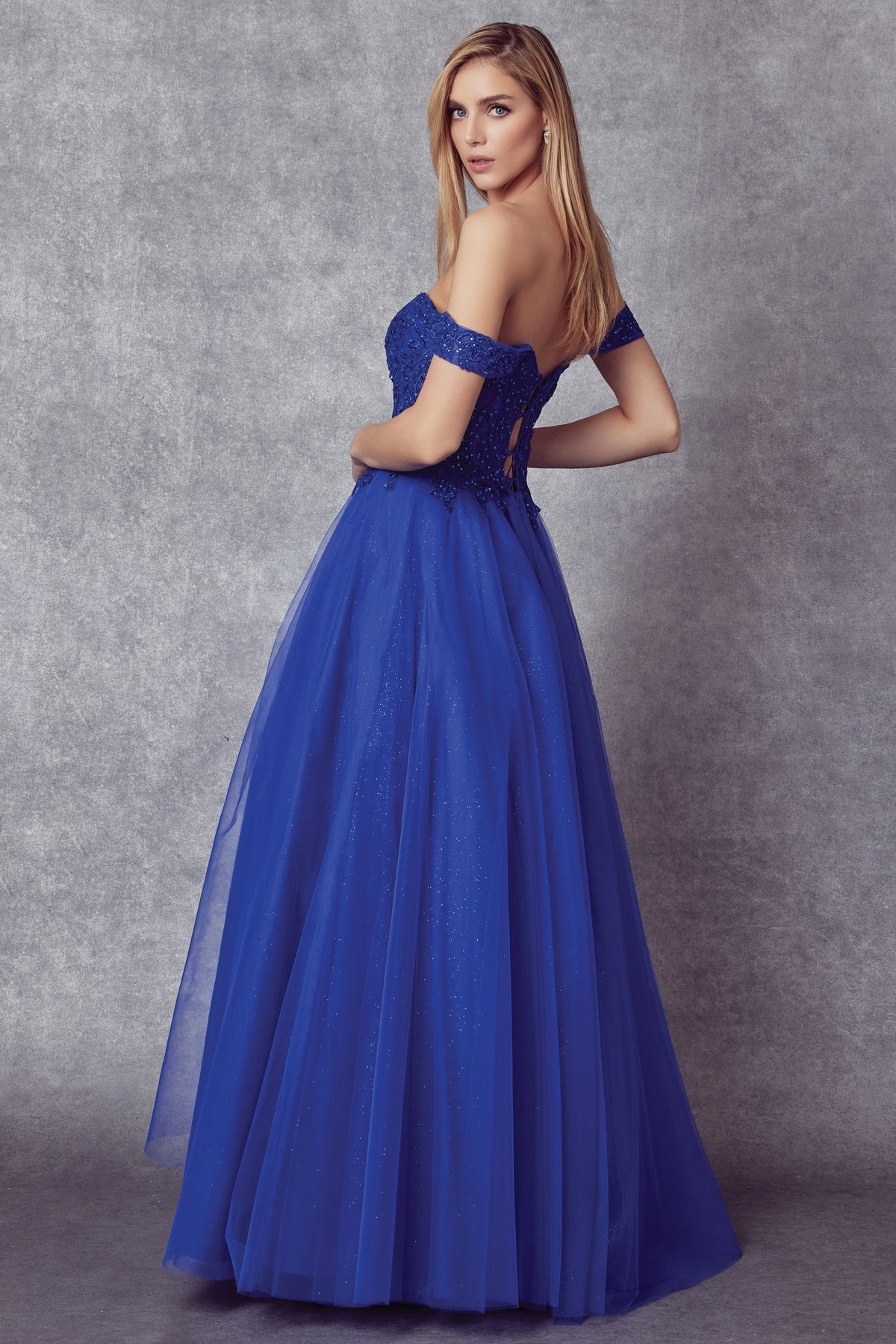 Enchanting Elegance Off-the-Shoulder Prom Gown: Shimmering Embroidered Tulle for Unforgettable Moments