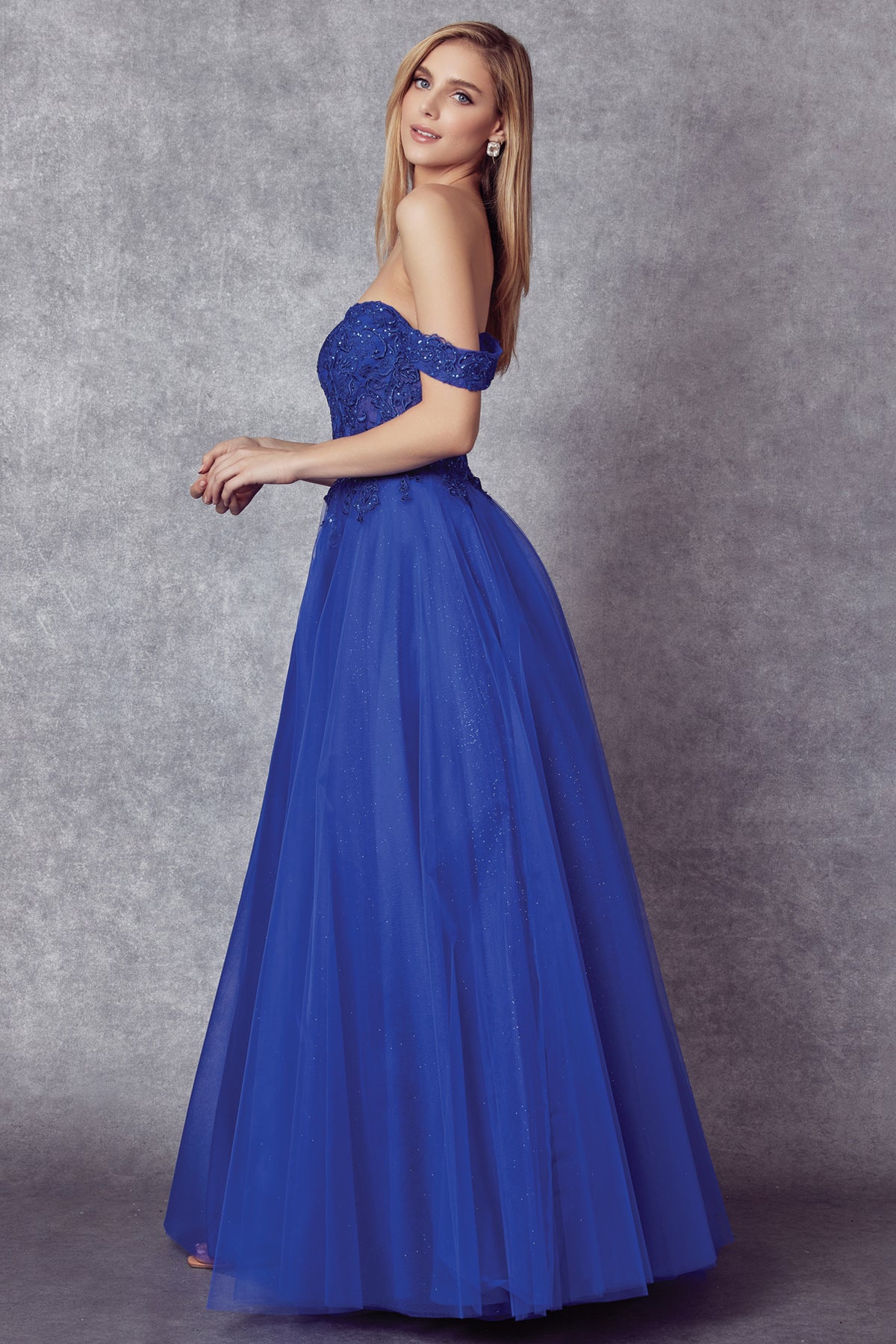 Enchanting Elegance Off-the-Shoulder Prom Gown: Shimmering Embroidered Tulle for Unforgettable Moments