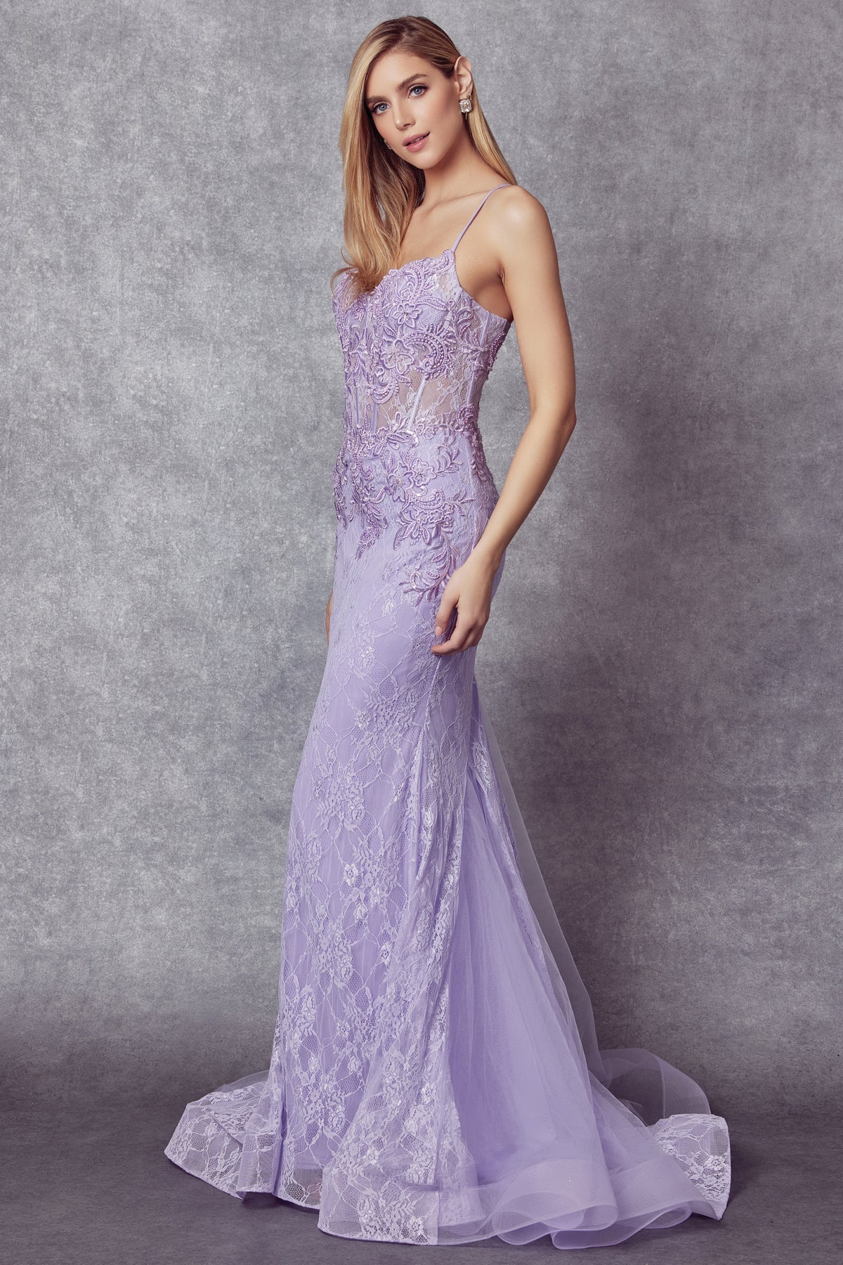 Ethereal Elegance: Luxurious Lace Embellished Mermaid Dress for Unforgettable Occasions