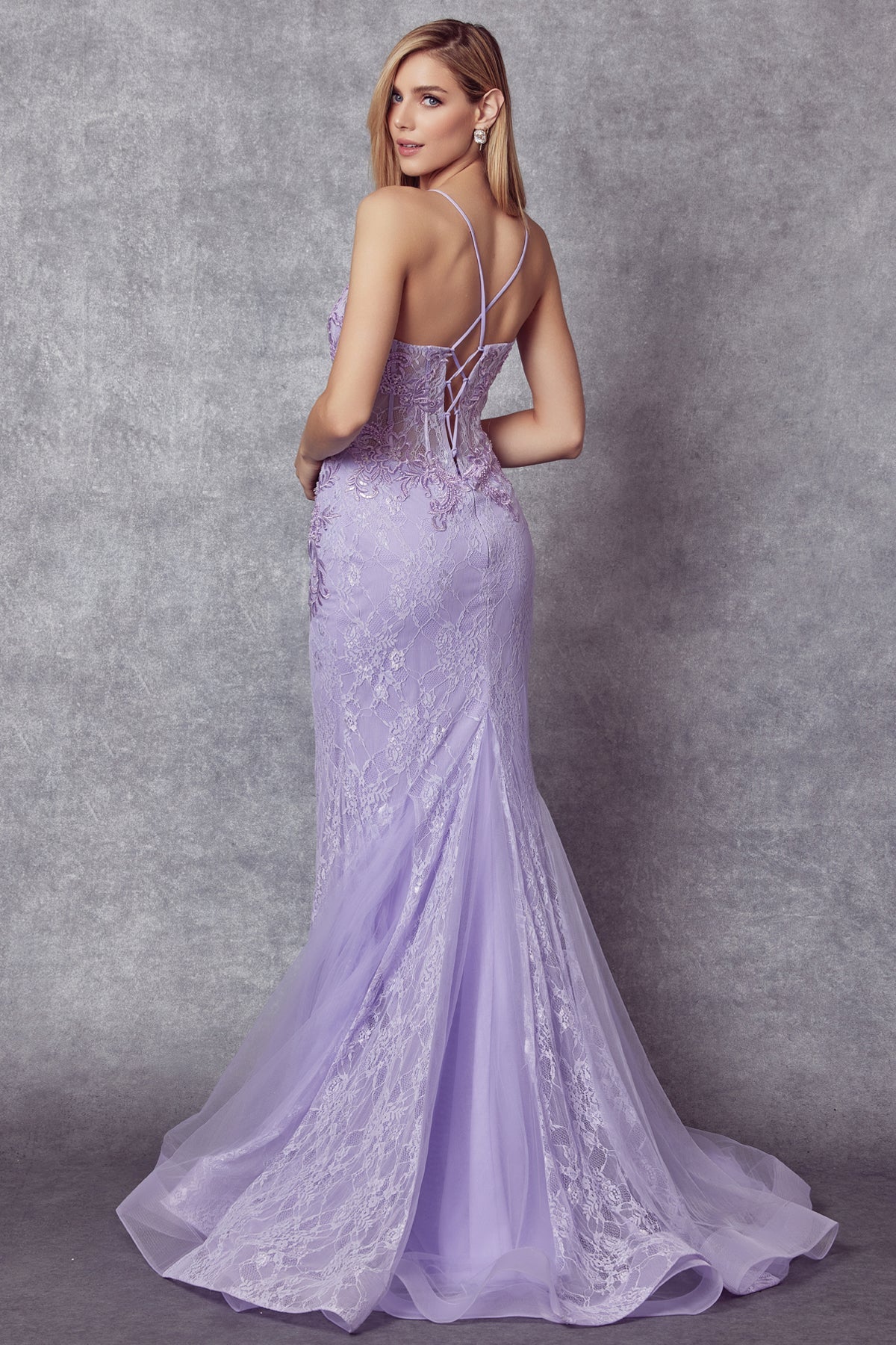 Ethereal Elegance: Luxurious Lace Embellished Mermaid Dress for Unforgettable Occasions