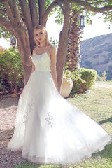 Enchanted Floral AppliquÃ© Tulle Prom Ballgown: Ethereal Beauty for Your Special Day