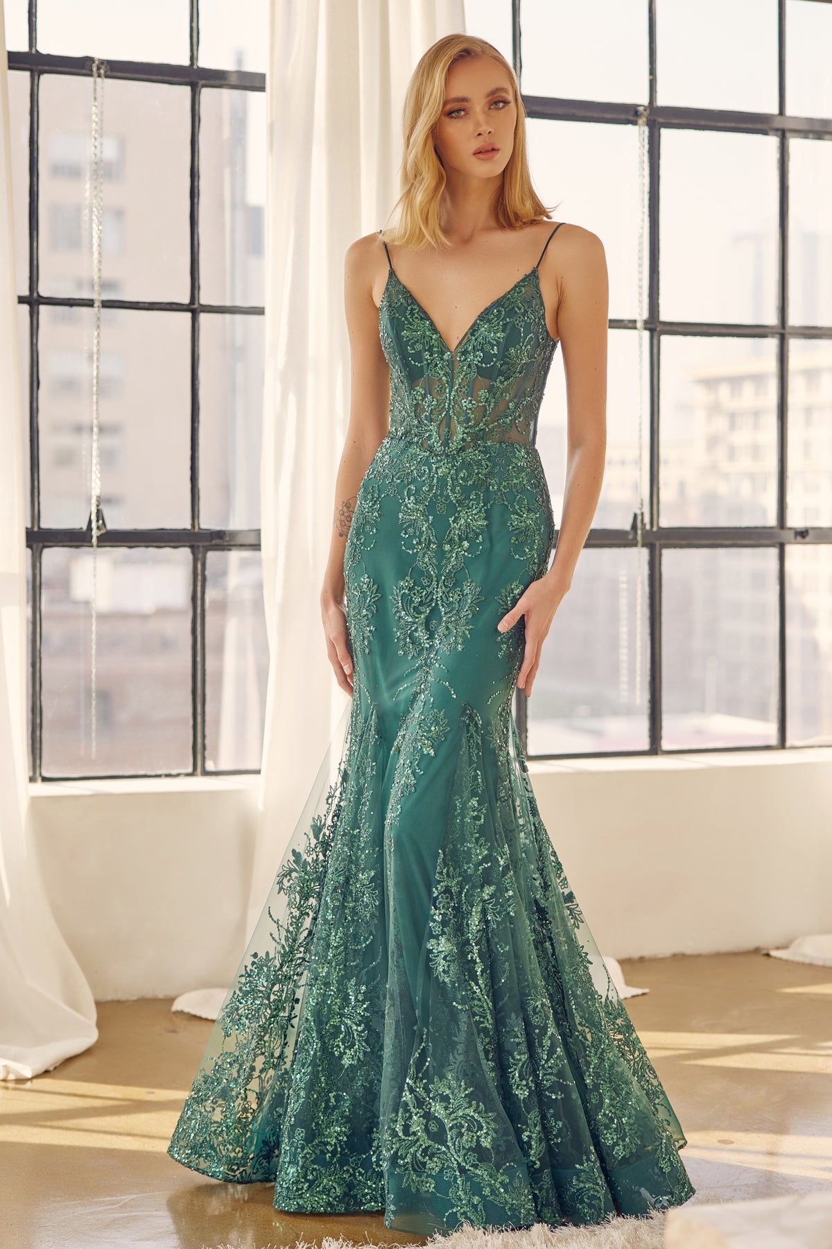 **Captivating Mermaid Gown: Shimmering Sequins, Ethereal Chiffon**