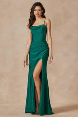 **Ever-Pretty's Enchanting Prom Gown: Steal the Spotlight with Grace and Elegance**