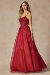 Enchanting Leaf Lace Gown: Embrace Ethereal Beauty for Your Special Day