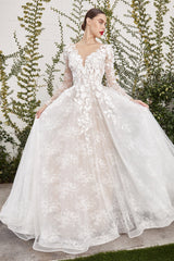 **Yvaine Gowns: Enchanting Floral Lace Gown for the Romantic Bride**