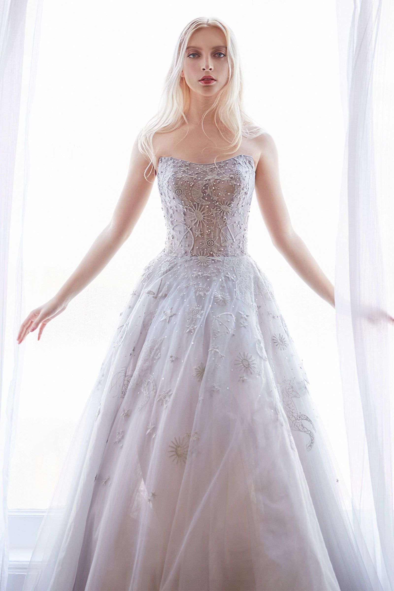 Celestial Couture: Captivating Strapless Gown for Unforgettable Occasions