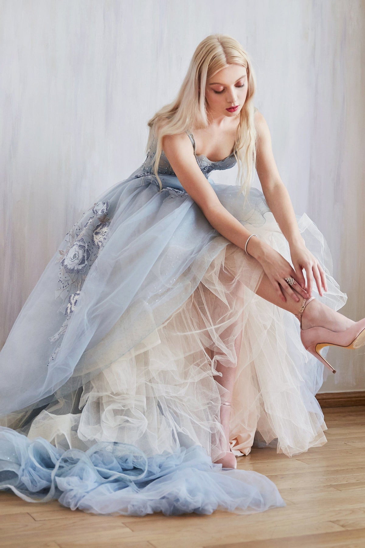 **Celestial Radiance: Ethereal Tulle Gown for Divine Allure**