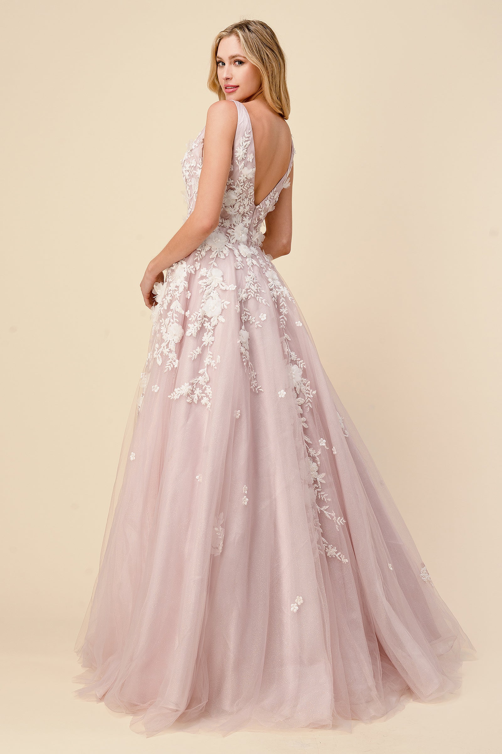 Enchanting Elegance Gown: Shimmering Floral Appliques for a Grand Entrance