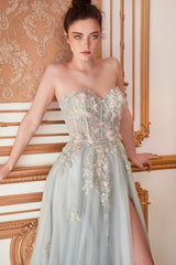 Enchanted Elegance: Alluring Sweetheart Gown for Formal Occasions