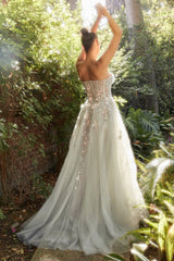 Enchanted Elegance: Alluring Sweetheart Gown for Formal Occasions