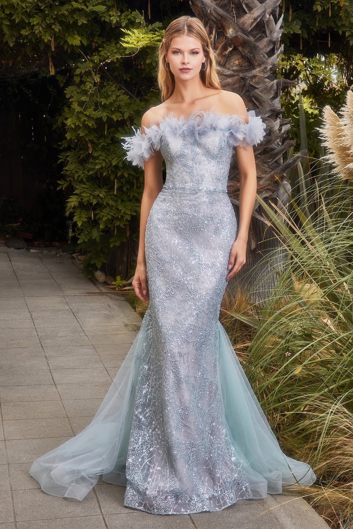**Ever-Pretty's Captivating Feathered Trumpet Gown for Petite Frames**