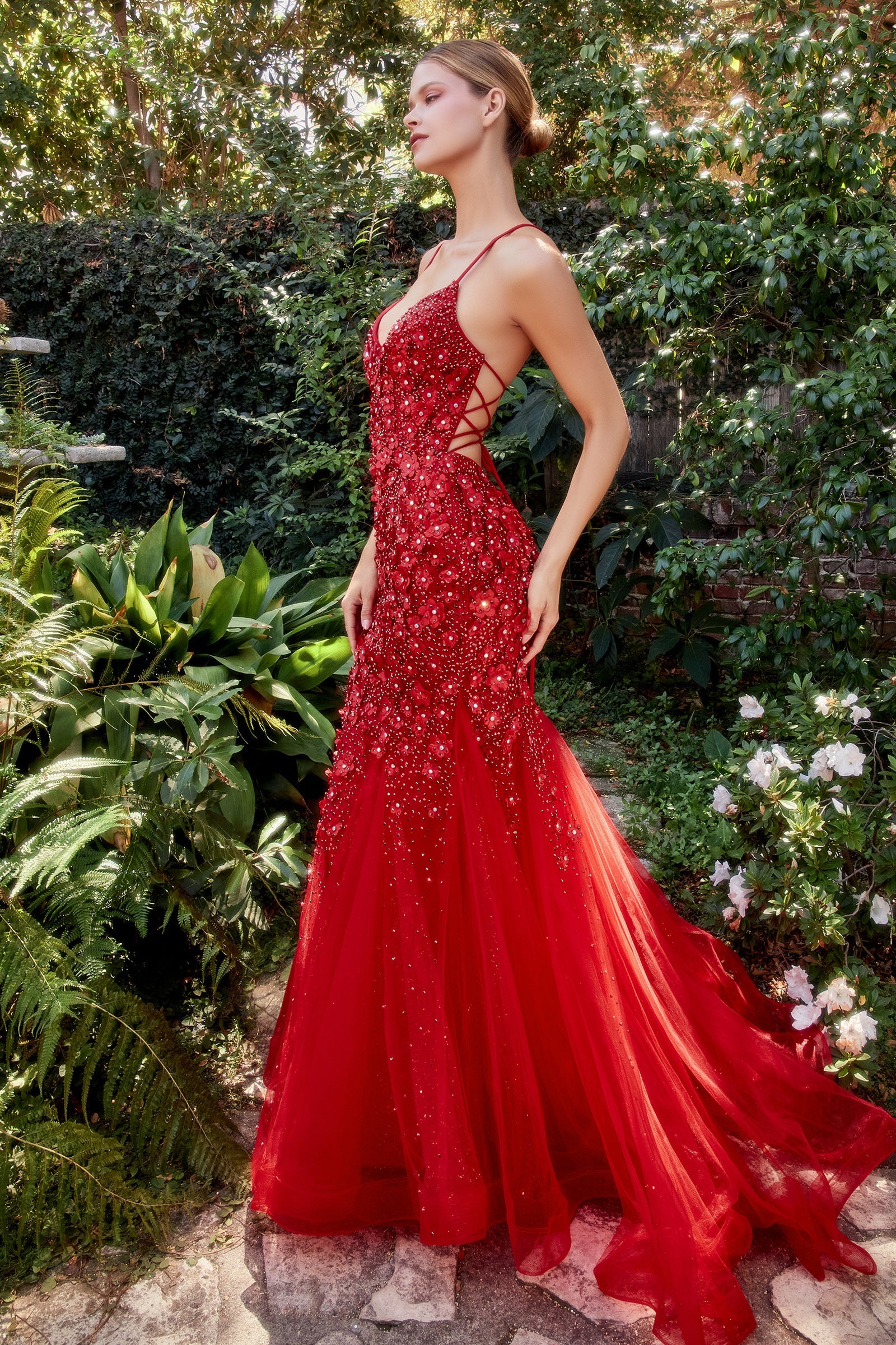 Enchanting Floral AppliquÃ© Gown: Embody Elegance at Formal Events