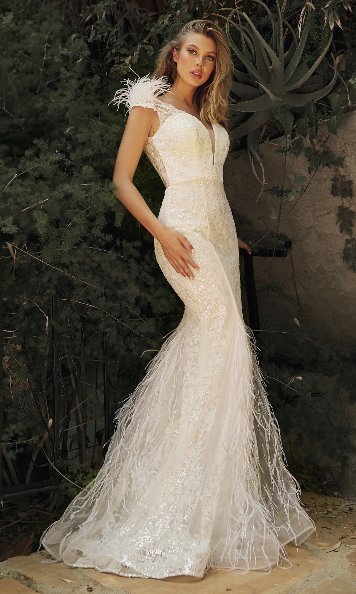 **Cinderella Divine's Enchanting Mermaid Gown: Captivating with Feathers**