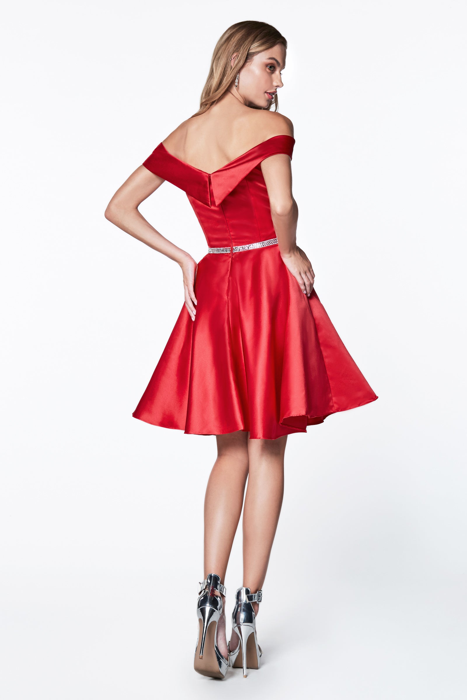 Captivating Elegance: Cinderella Divine's Enchanting CD0140 Cocktail Dress