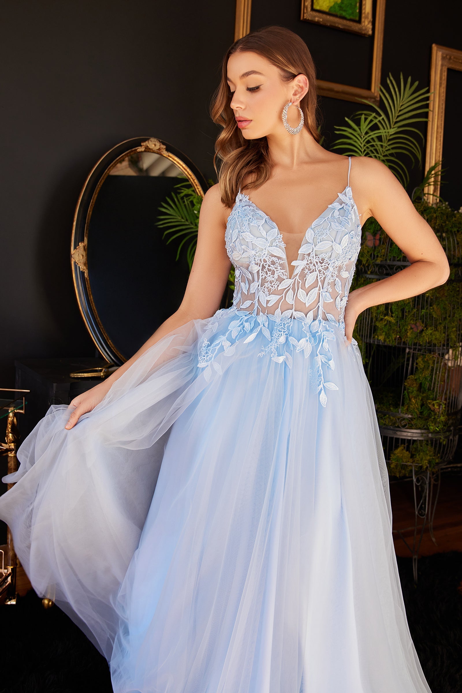 Enchanting Lace AppliquÃ© Gown: Cinderella Divine's A-Line Masterpiece