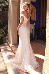 **Cinderella Divine's Shimmering Art Deco Bridal Gown for a Timeless Wedding**