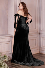 Enchanting Velvet Gown: Cinderella Divine's CD956C for Unforgettable Occasions