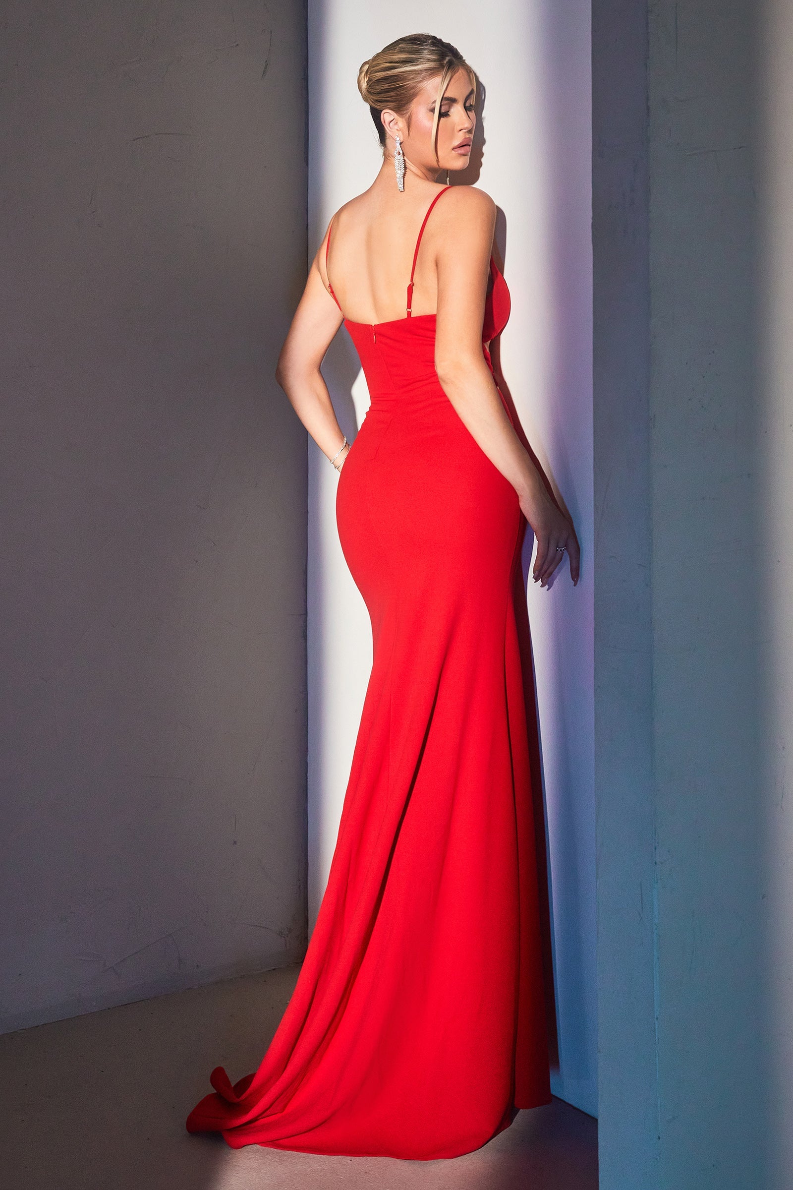 Cinderella Divine's Daring Slit Gown: Sophistication Embodied for Special Occasions