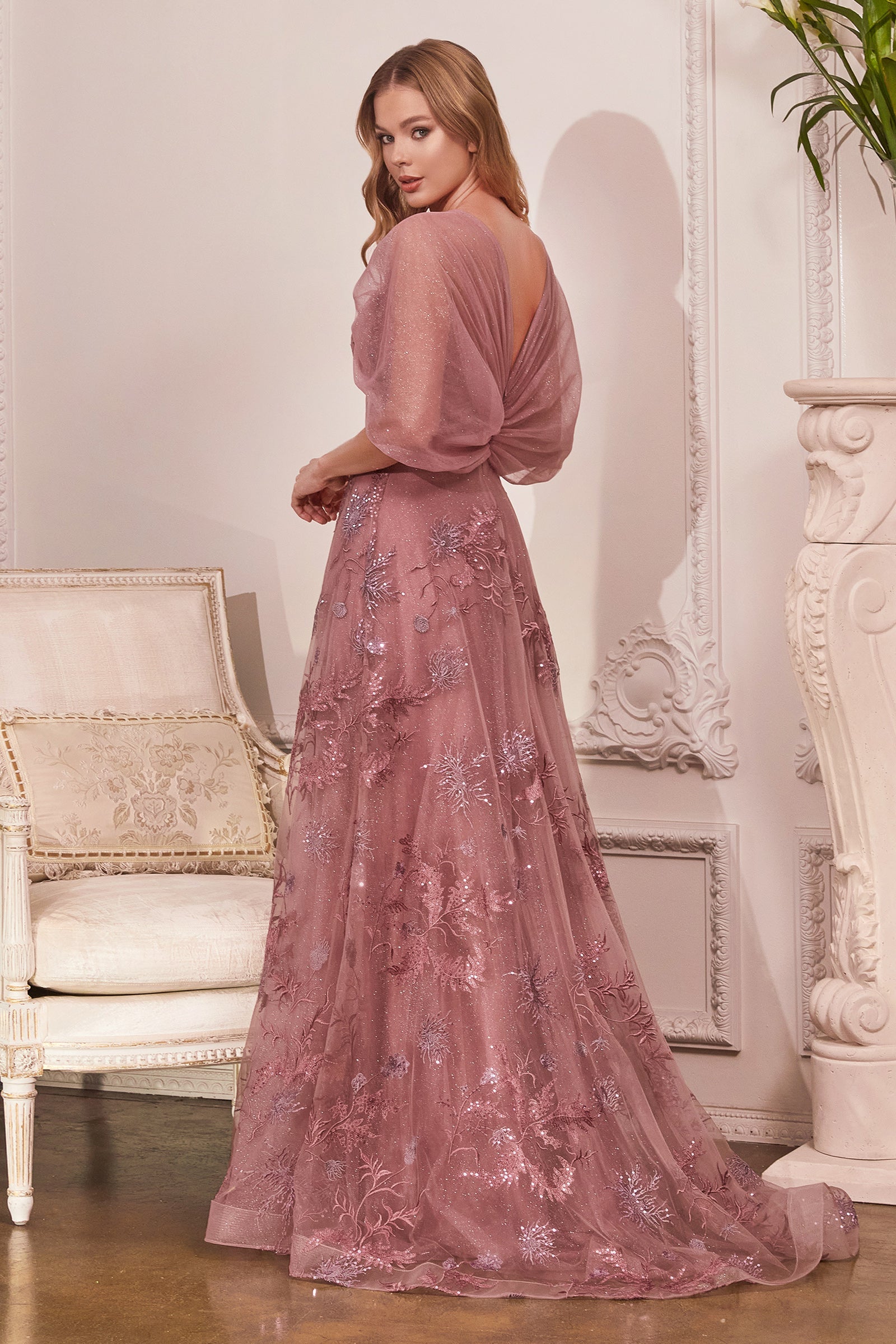 **Cinderella Divine OC008: A Shimmering Princess Gown for Enchanting Occasions**