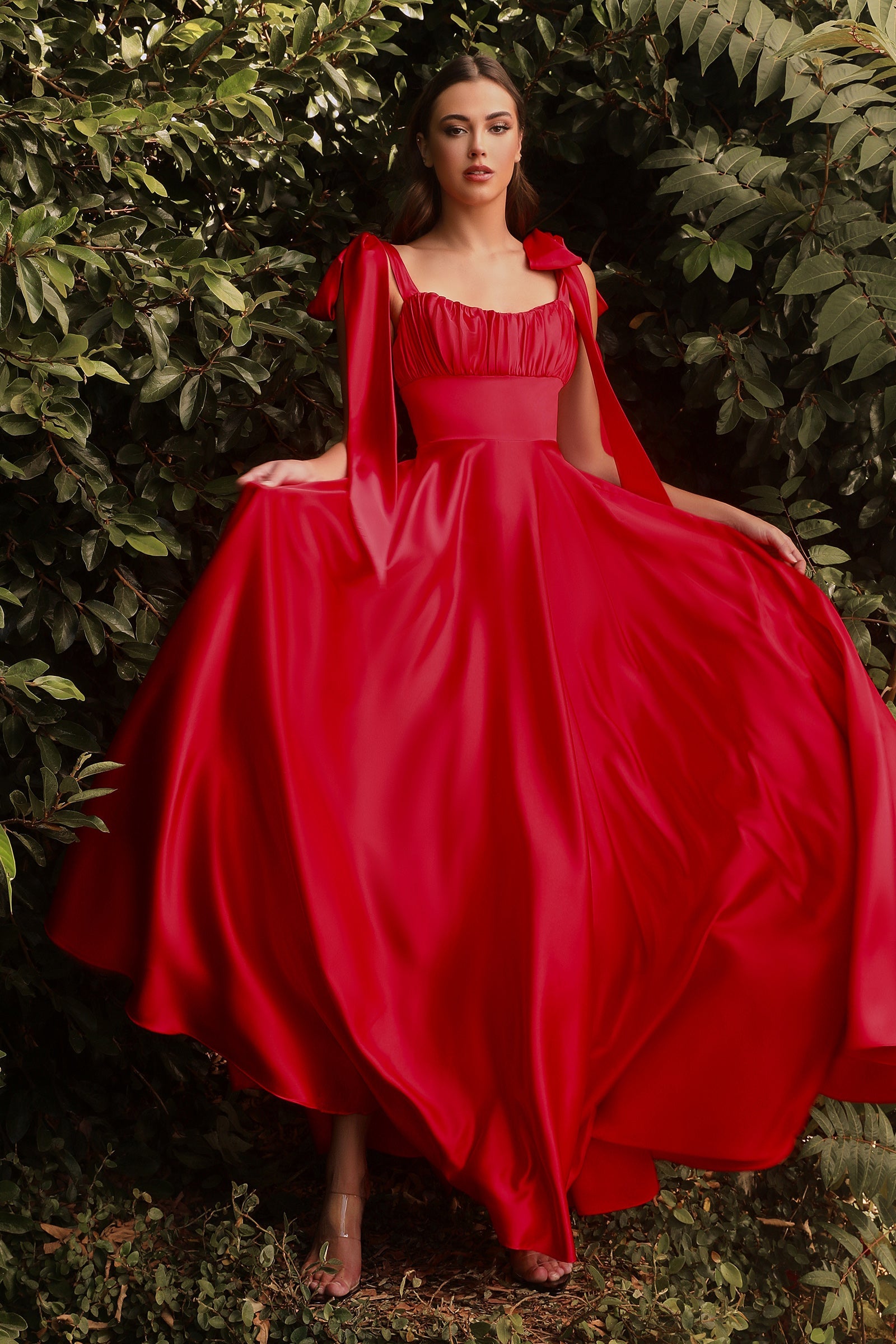 **Shneuisan's Enchanting Evening Gown: Elegance and Allure for Unforgettable Moments**