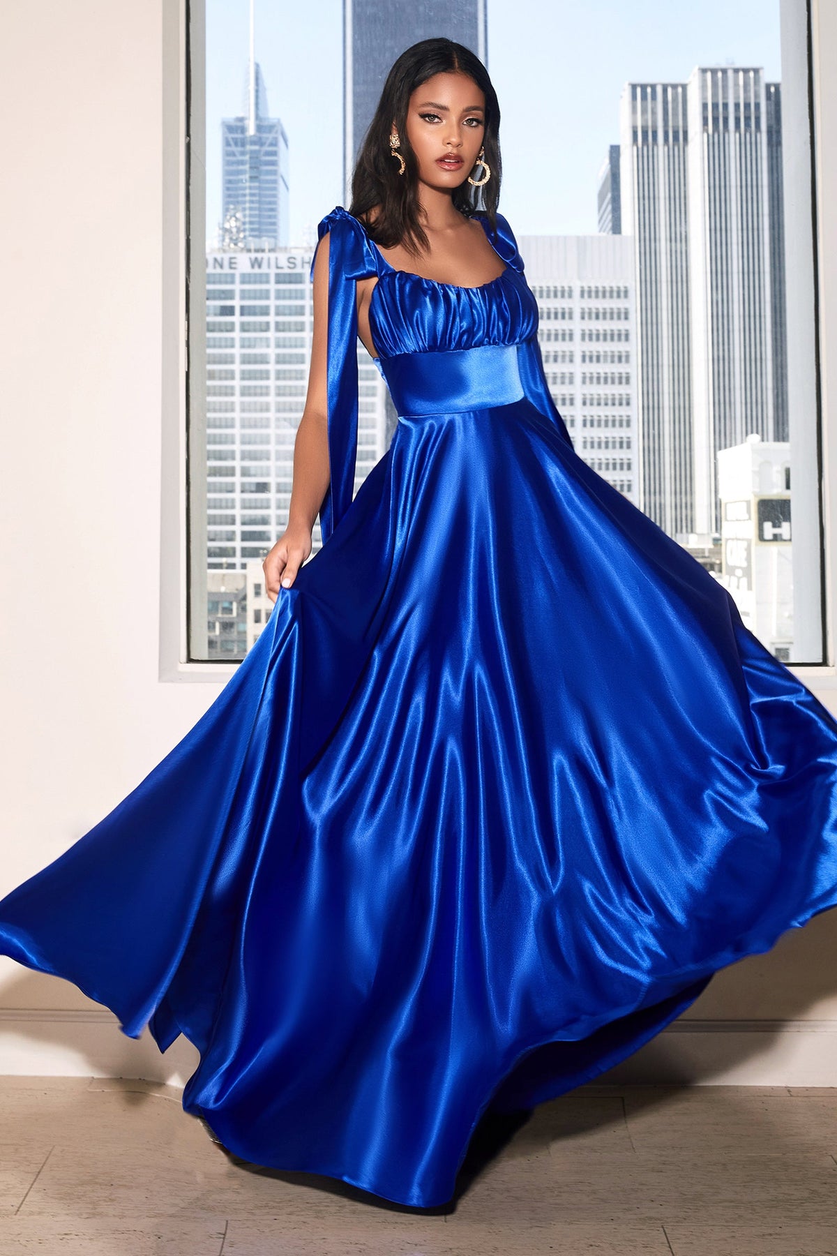 Enchanting Elegance for Special Occasions: Shneuis's Captivating Dress