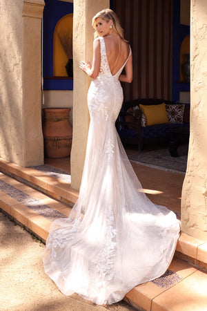 **Cinderella Divine's Enchanting Lace Mermaid Gown for Timeless Sophistication**