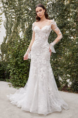 Cinderella Divine: Enchanting Bridal Gown with Intricate Lace and Delicate Beadwork