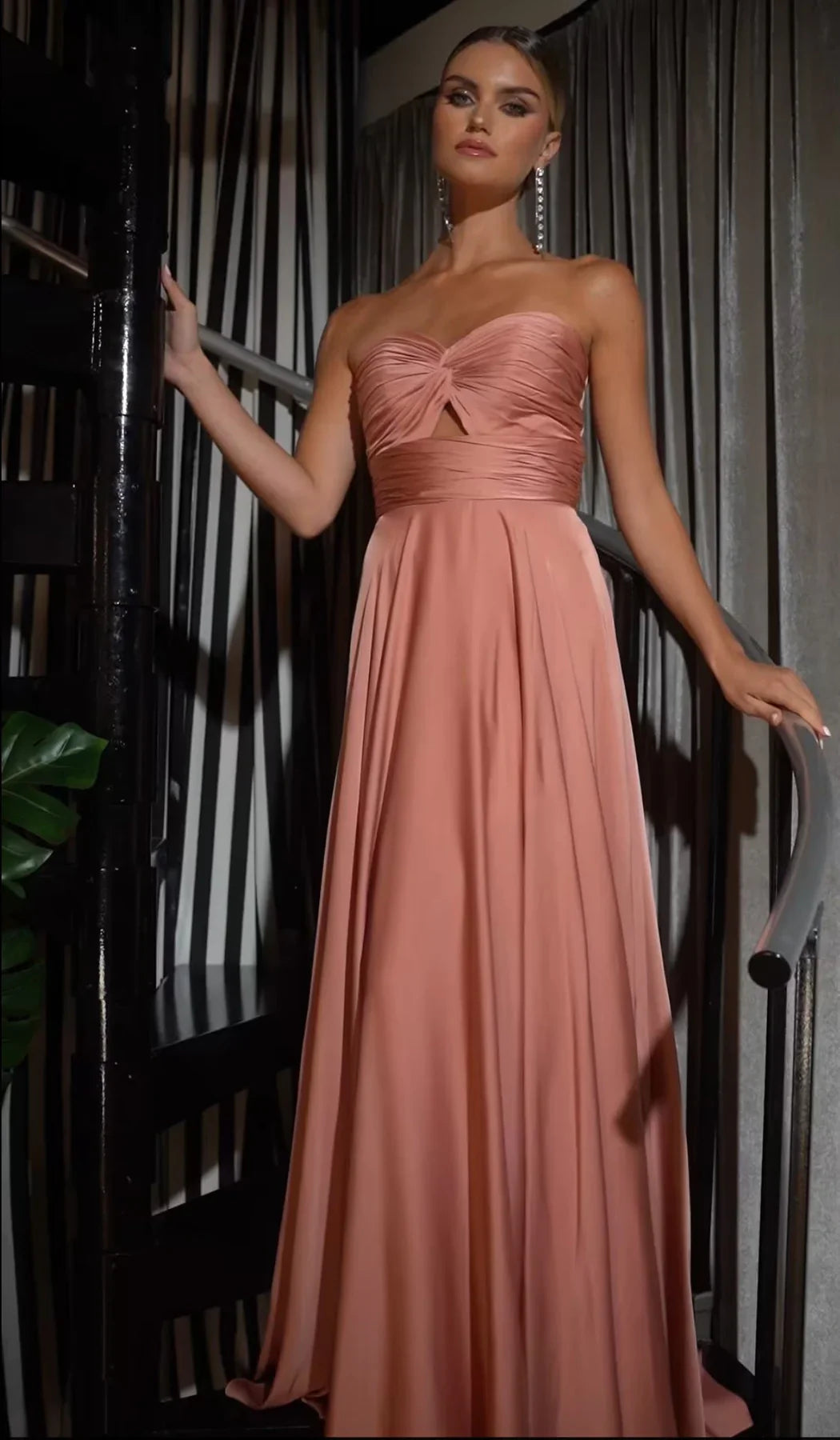 Captivating Elegance: Cinderella Divine's Strapless A-Line Gown for Formal Occasions