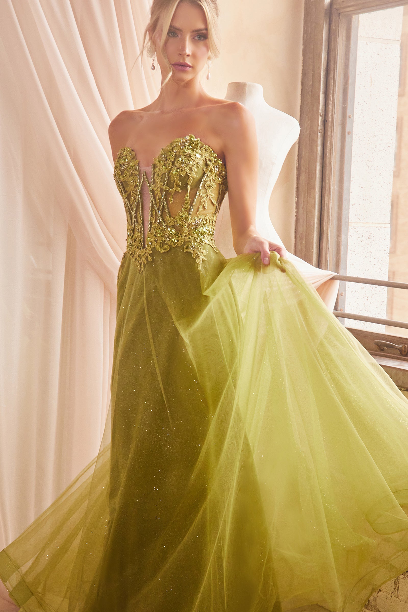 **Cinderella Divine's Enchanting Ball Gown: Shimmering Lace and Graceful Silhouette**