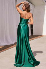 **Cinderella Divine's Enchanting Strapless Fitted Gown: A Statement of Grace and Glamour**