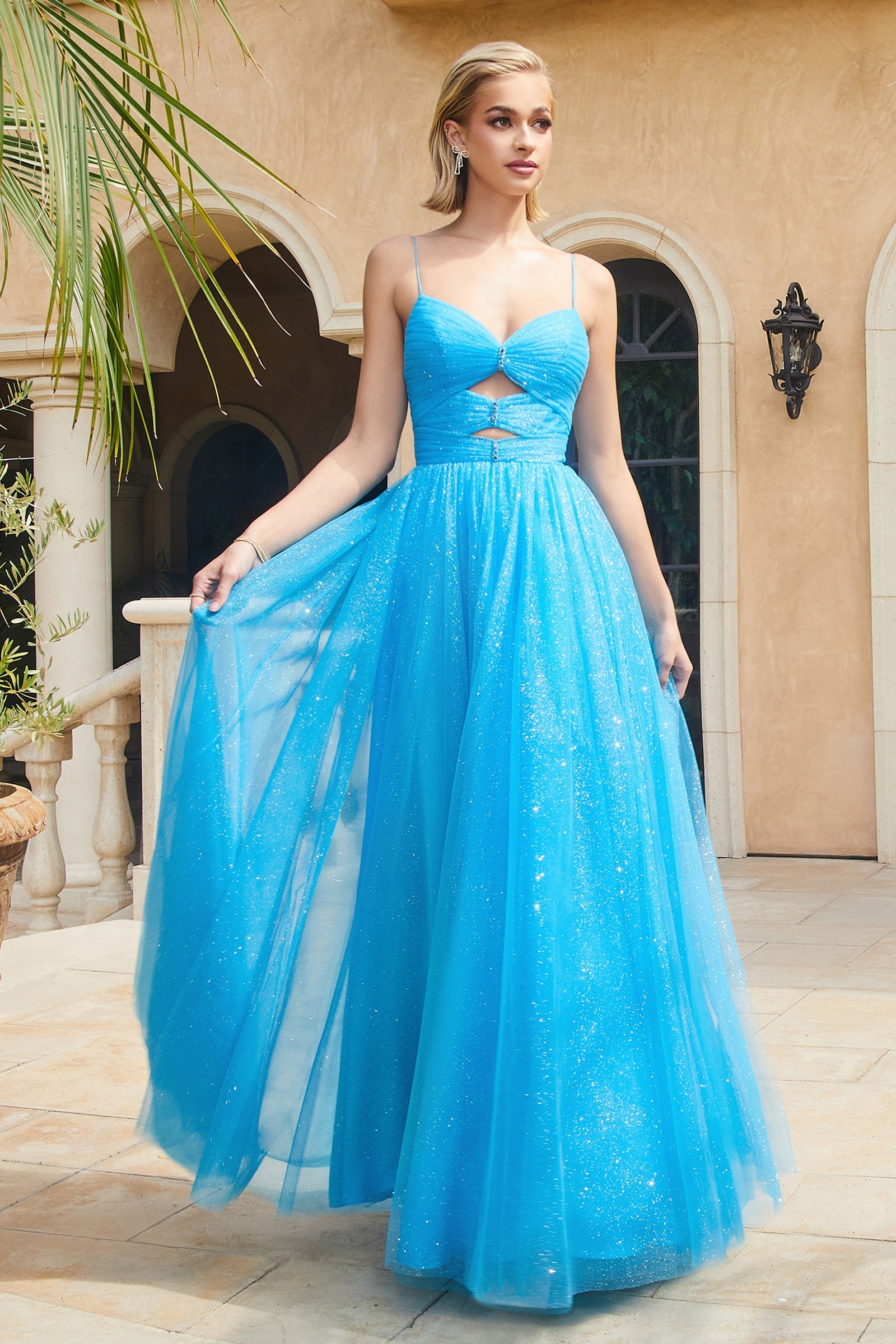 Divine Cinderella's Dream: Shimmering Tulle Gown for Enchanting Occasions