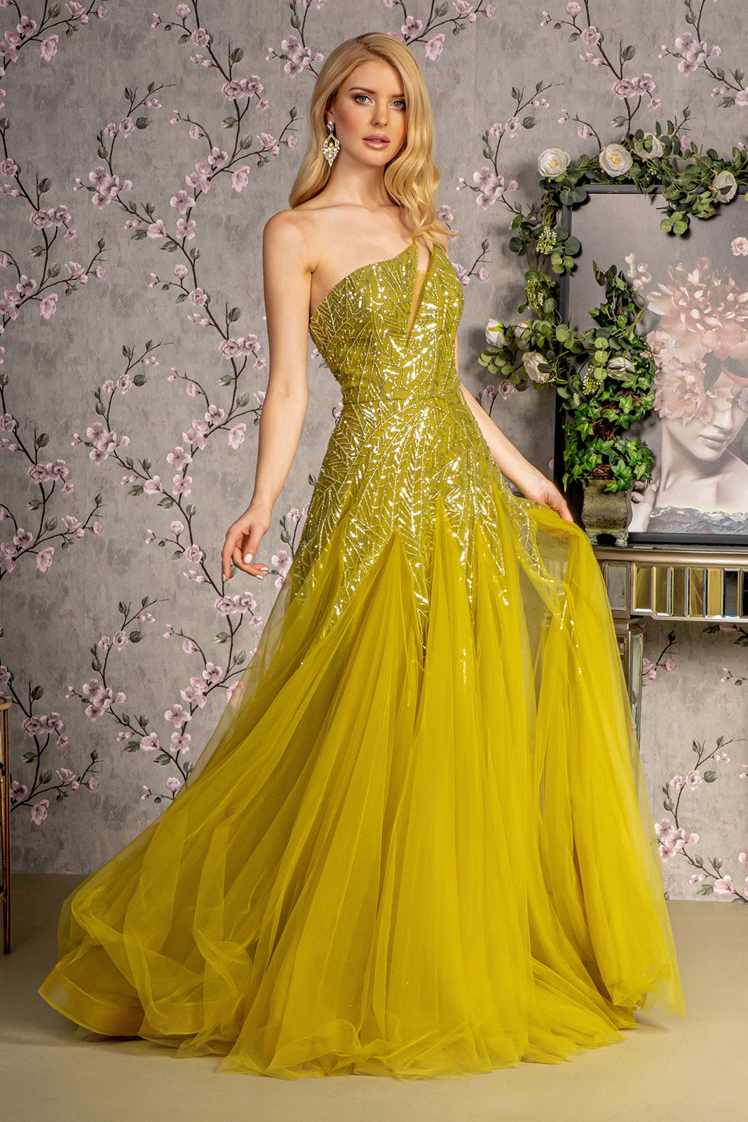 **GLS by Gloria GL3281: The Enchanting One-Sleeve Gown for Unforgettable Moments**