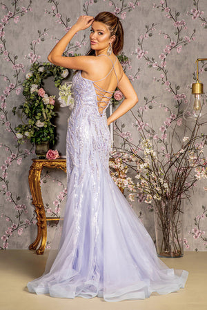 Captivating Curves in GLSbyGloria's Ethereal Lilac Gown