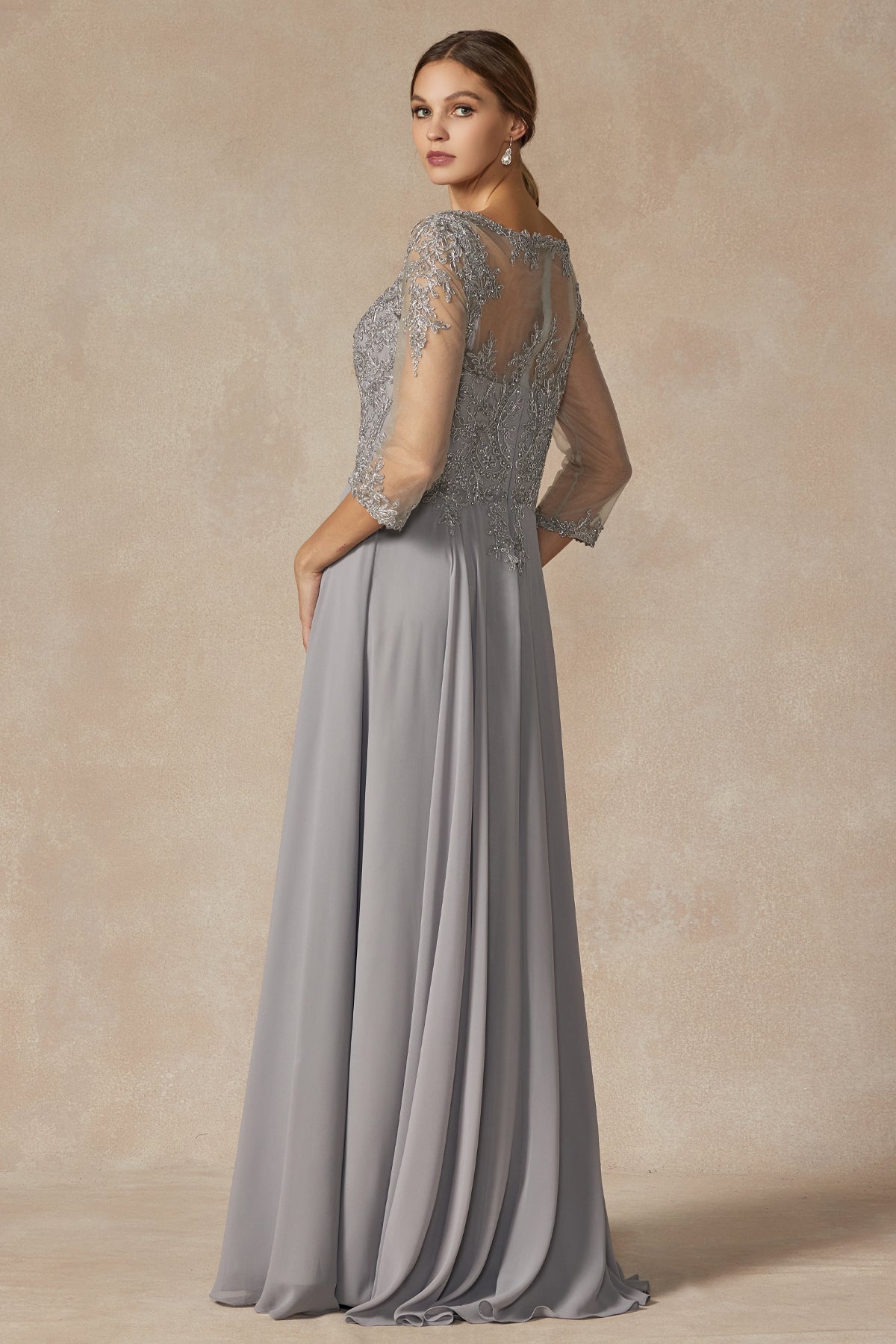 Enchanting Lace AppliquÃ© Formal Dress for Women | [Brand Name]