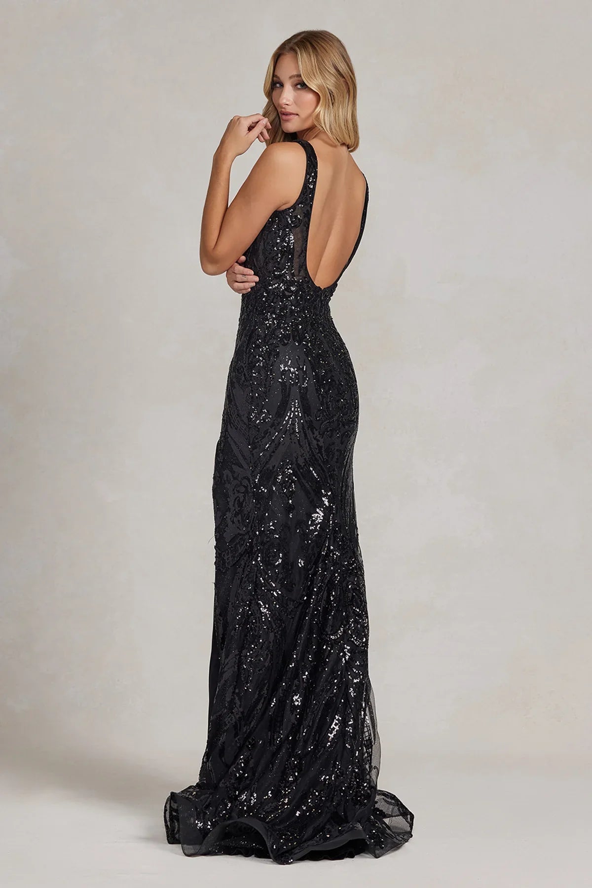 Nox Anabel C1103: The Epitome of Regal Glamour for Women