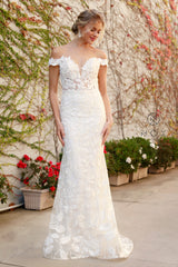 **Timeless Romance: Off-the-Shoulder Lace Mermaid Gown for Enchanting Occasions**