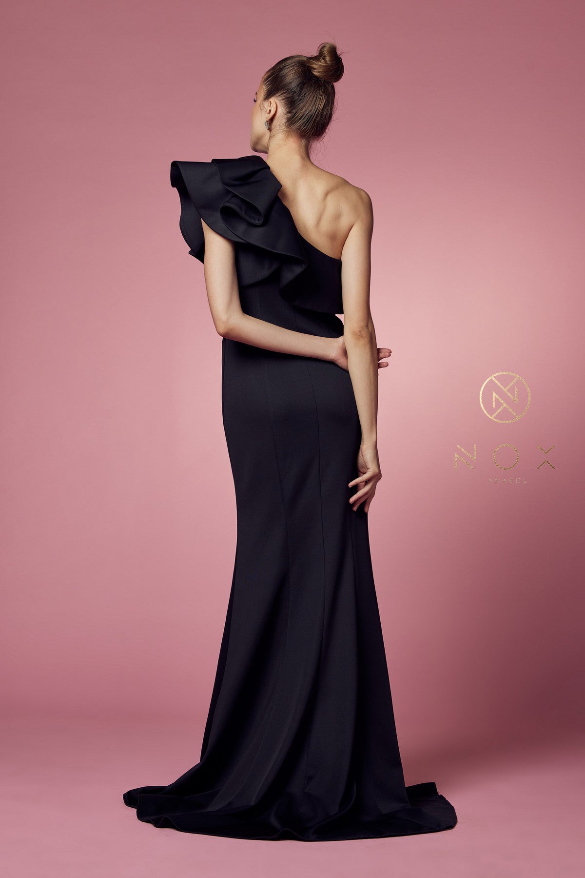 Nox Anabel E467: The Ultimate Feminine Statement for Formal Occasions