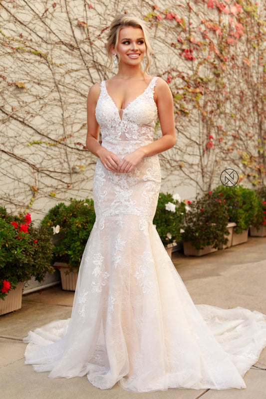 **Nox Anabel's Captivating Lace Gown: Elevate Your Special Moments**