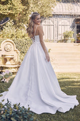 **Timeless Elegance: Nox Anabel's Enchanting Wedding Dress for Modern Brides**