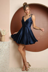 Nox Anabel's Timeless Charm: A-Line Dress with Plunging V-Neckline (R701)