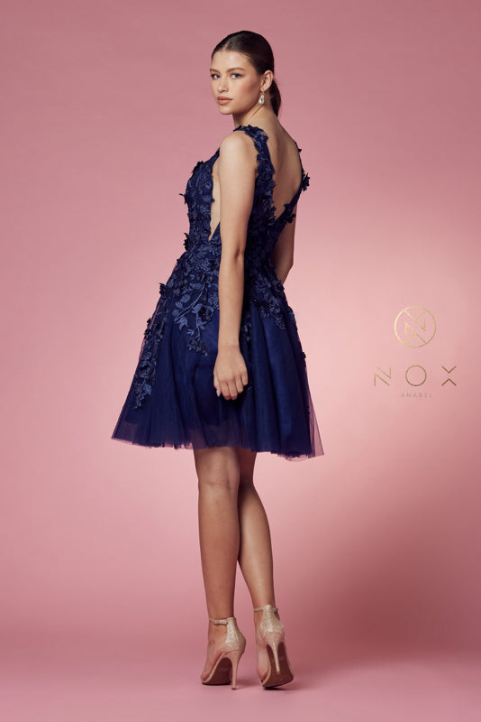 Nox Anabel V-Neck Floral Cocktail Dress: Radiate Glamour and Elegance