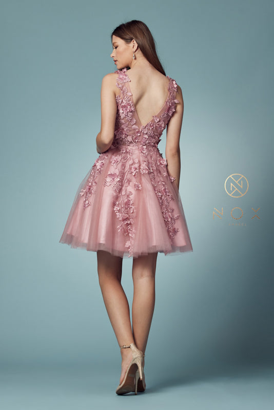 Nox Anabel's V-Neckline Floral Applique Cocktail Dress: Radiate Glamour at Special Occasions